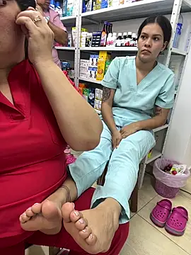 Show modela kandalove na web-kameri