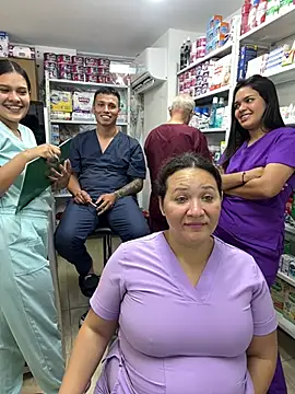 Show modela kandalove na web-kameri