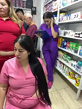Show modela kandalove na web-kameri
