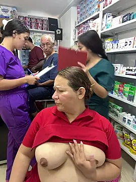 Show modela kandalove na web-kameri