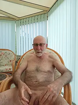 briochin: διαδικτυακό σόου στην κάμερα