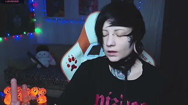 acid_trip1l Adlı Modelin Canlı XXX Sohbeti