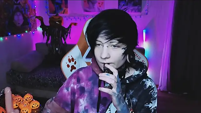 acid_trip1l's Live XXX Chat