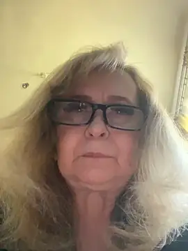 Sala de chat ao vivo de Irina2909@xh