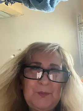 Irina2909@xh লাইভ XXX চ্যাট