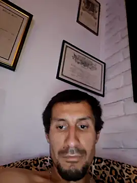 OscarbidD661 Show in webcam