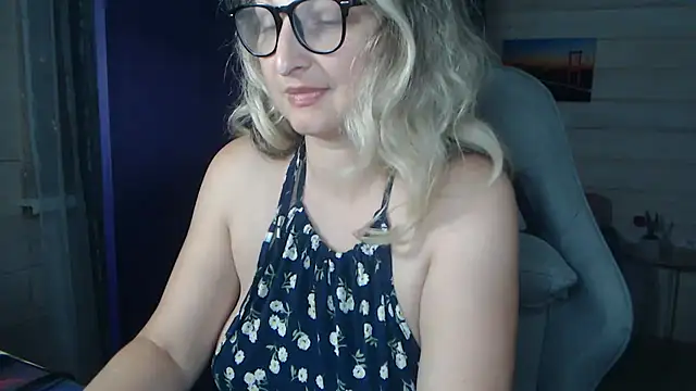 Chat +18 de RubiLakros ao vivo