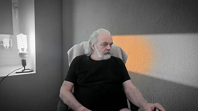 הופעת וובקאם של madriano