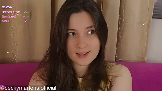 BeckyMartens Chat XXX in diretta