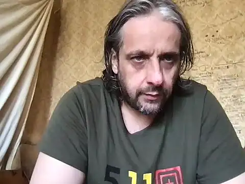 -TrafoX3-: διαδικτυακό σόου στην κάμερα