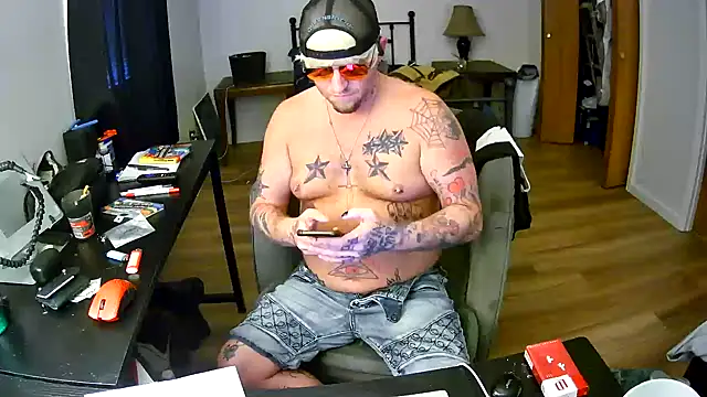 Livingpuddle's Webcam Show