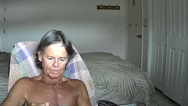 nakeedcowboi65 Show in webcam