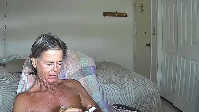 nakeedcowboi65's Webcam Show