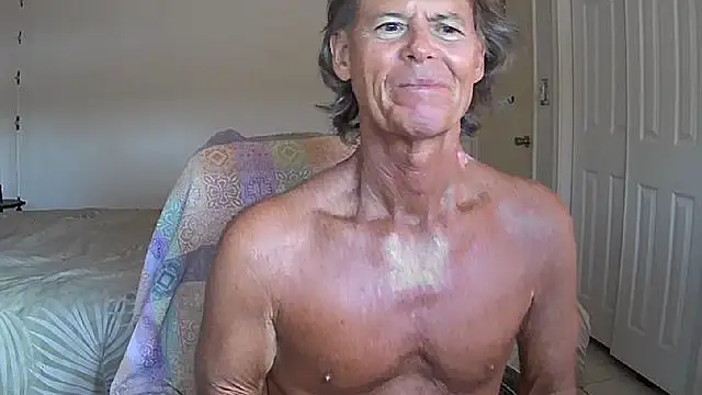 nakeedcowboi65's Webcam Show