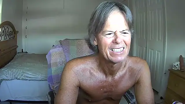 nakeedcowboi65 Show in webcam
