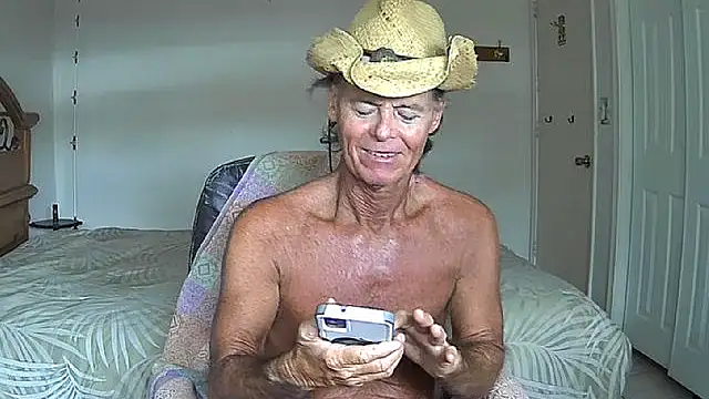 nakeedcowboi65's Webcam Show