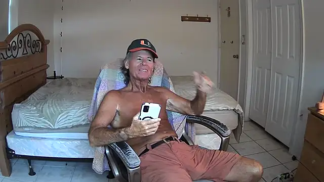 nakeedcowboi65's Webcam Show