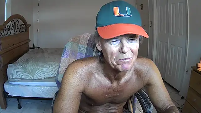 nakeedcowboi65's Webcam Show