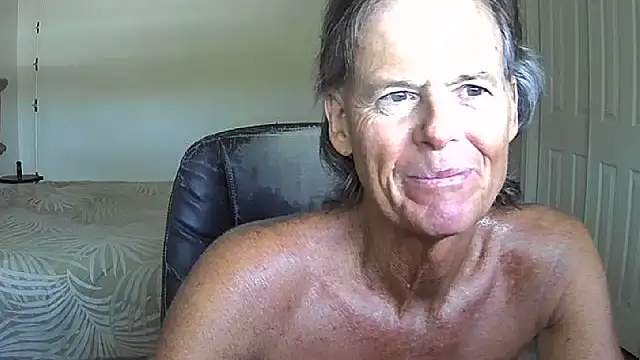 nakeedcowboi65's Webcam Show