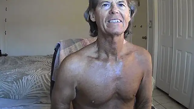 nakeedcowboi65's Webcam Show