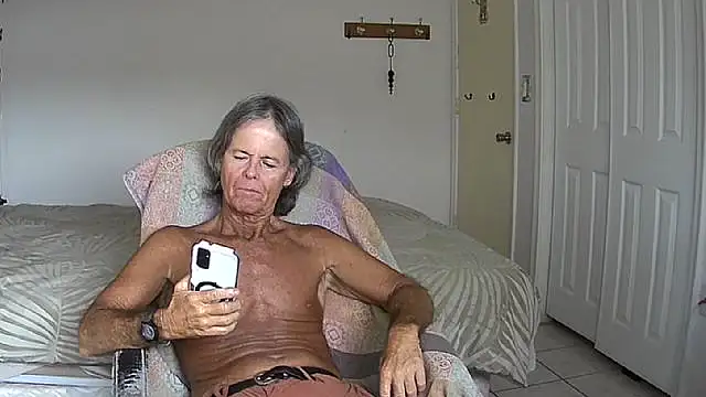 nakeedcowboi65's Webcam Show