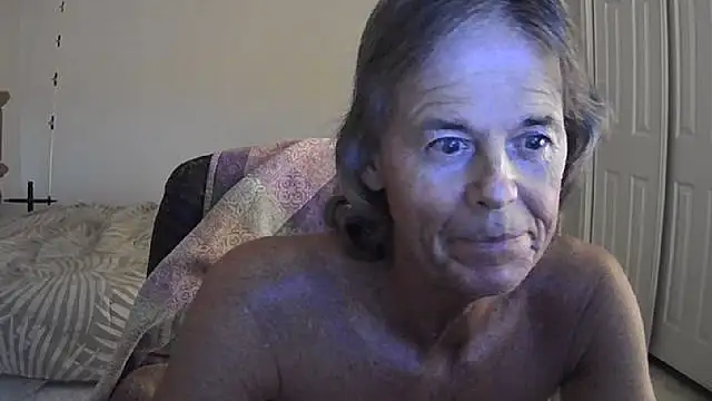 nakeedcowboi65's Webcam Show