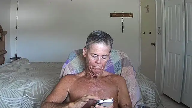 nakeedcowboi65's Webcam Show