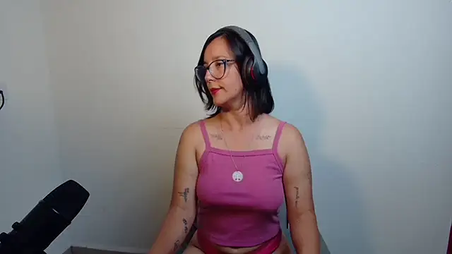 mahina84 live XXX chat