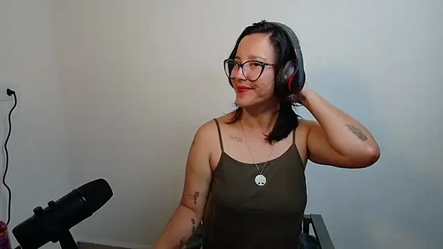mahina84 live XXX chat