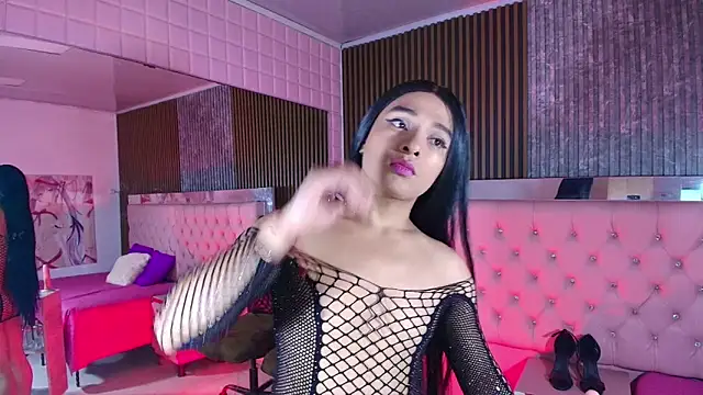LUCIANA_FOX_TS Show in webcam