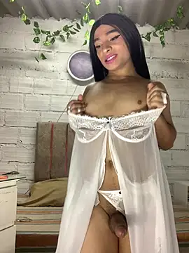LUCIANA_FOX_TS Show in webcam