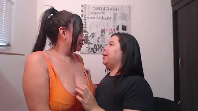 Tinna_Sarah's Webcam Show