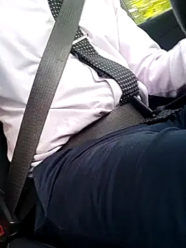 MrSecretSuit Show in webcam