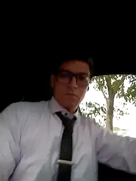 MrSecretSuit Show in webcam