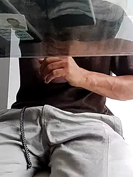 MrSecretSuitn Webbikameraesitys