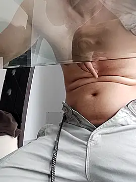 MrSecretSuit Show Webcam