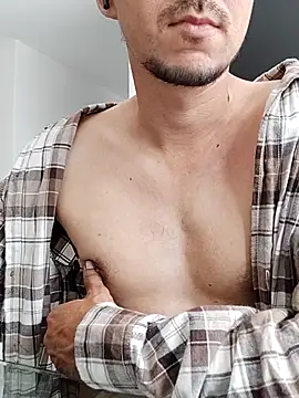 MrSecretSuit Show Webcam