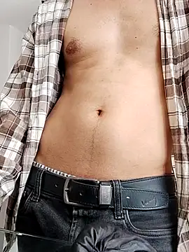 MrSecretSuit Show Webcam