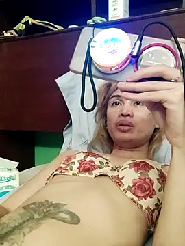 QueenSoreal: διαδικτυακό σόου στην κάμερα