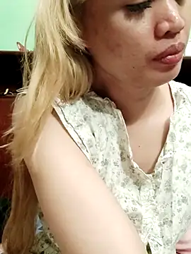 Pertunjukan Kamera Web QueenSoreal