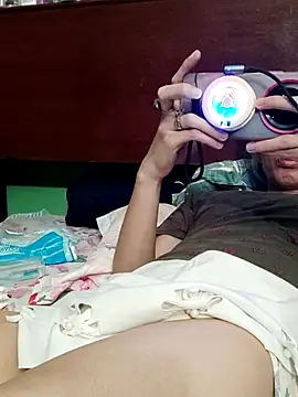 QueenSoreal: διαδικτυακό σόου στην κάμερα