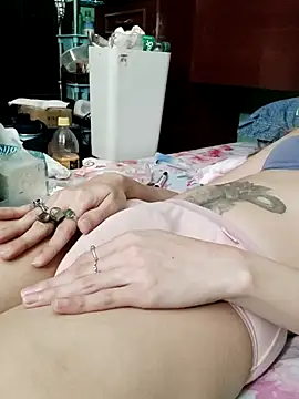 QueenSoreal webcam show