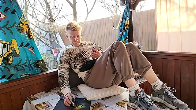 Vuitton Pertunjukan Webcam