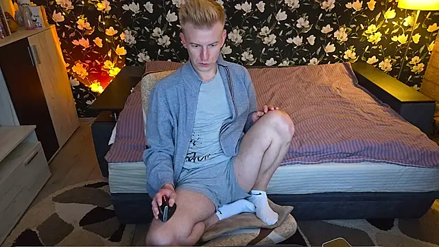 Вебкам-шоу Vuitton
