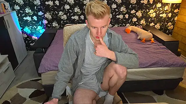 Вебкам-шоу Vuitton
