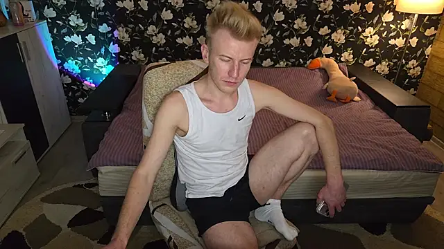 Vuitton Chat XXX live