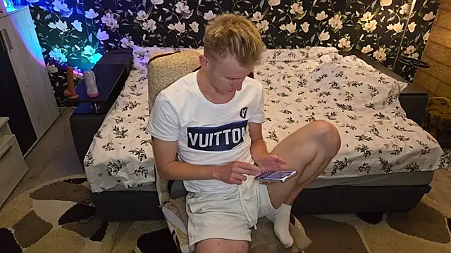 Vuitton webcam show