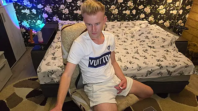 Show modela Vuitton na web-kameri