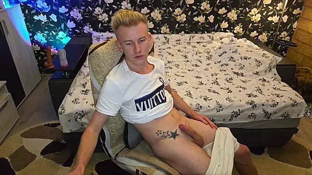 Vuitton webcam show