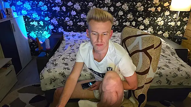 Vuitton webcam show